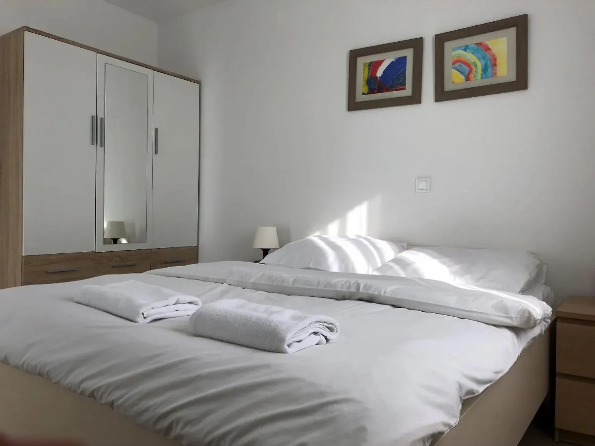 Guest house Apartmani I Sobe Ivancic1 Novi Vinodolski