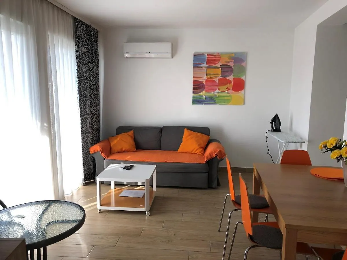 Apartmani I Sobe Ivancic1 Novi Vinodolski Konukevi