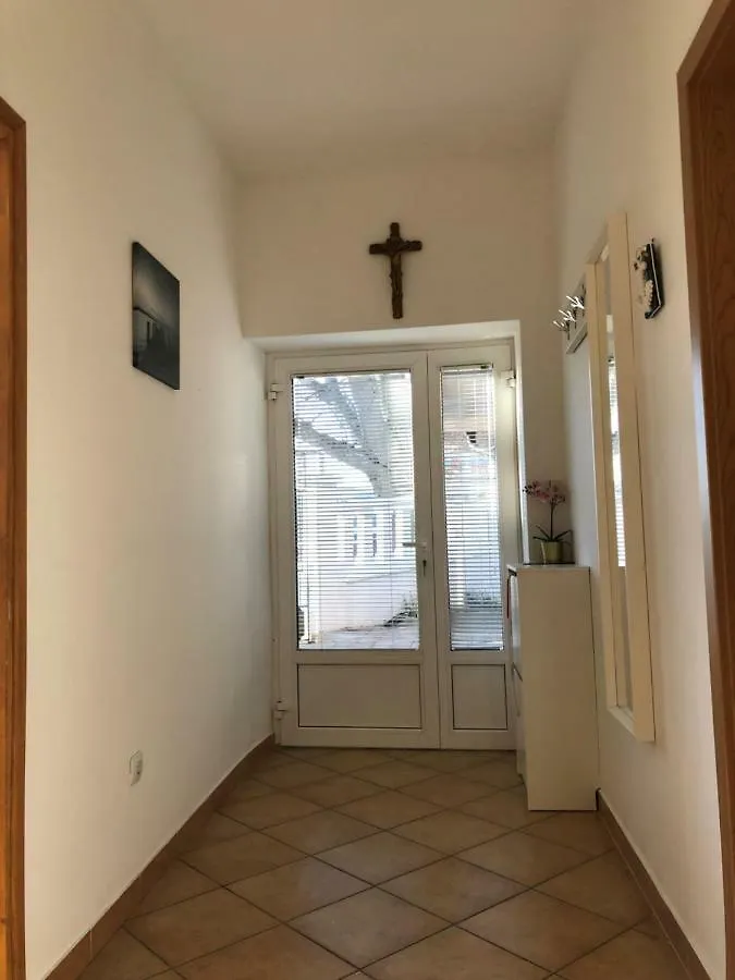 Apartmani I Sobe Ivancic1 Novi Vinodolski